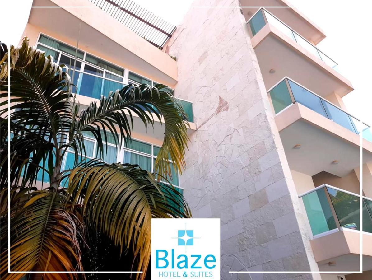 Blaze Hotel & Suites Пуерто Валярта Екстериор снимка