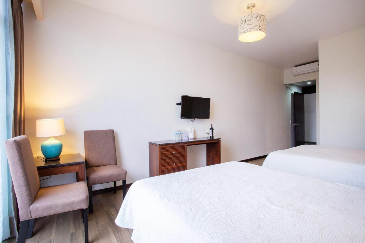 Blaze Hotel & Suites Пуерто Валярта Екстериор снимка